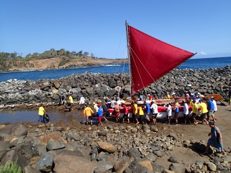 Preparing to launch to cross the 'Alenuihāhā Channel 2013 Keokea Beach Park, Hawaii Island
